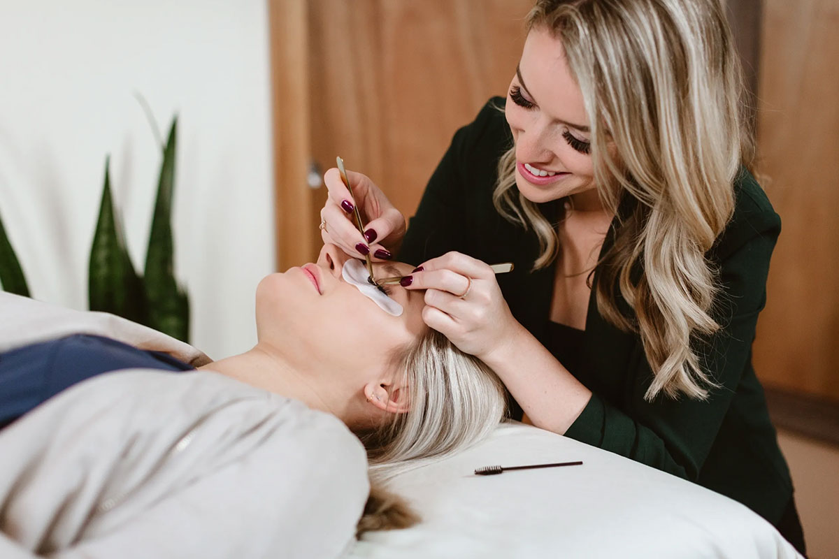  Eyelash Course
